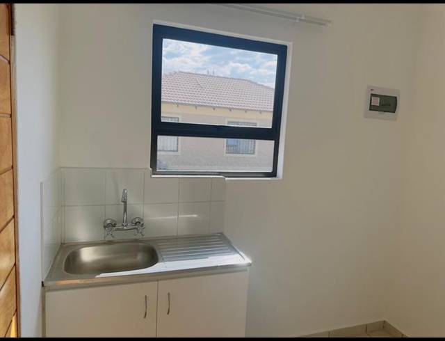 2 BEDROOM HOUSE FOR SALE IN WINDMILL PARK